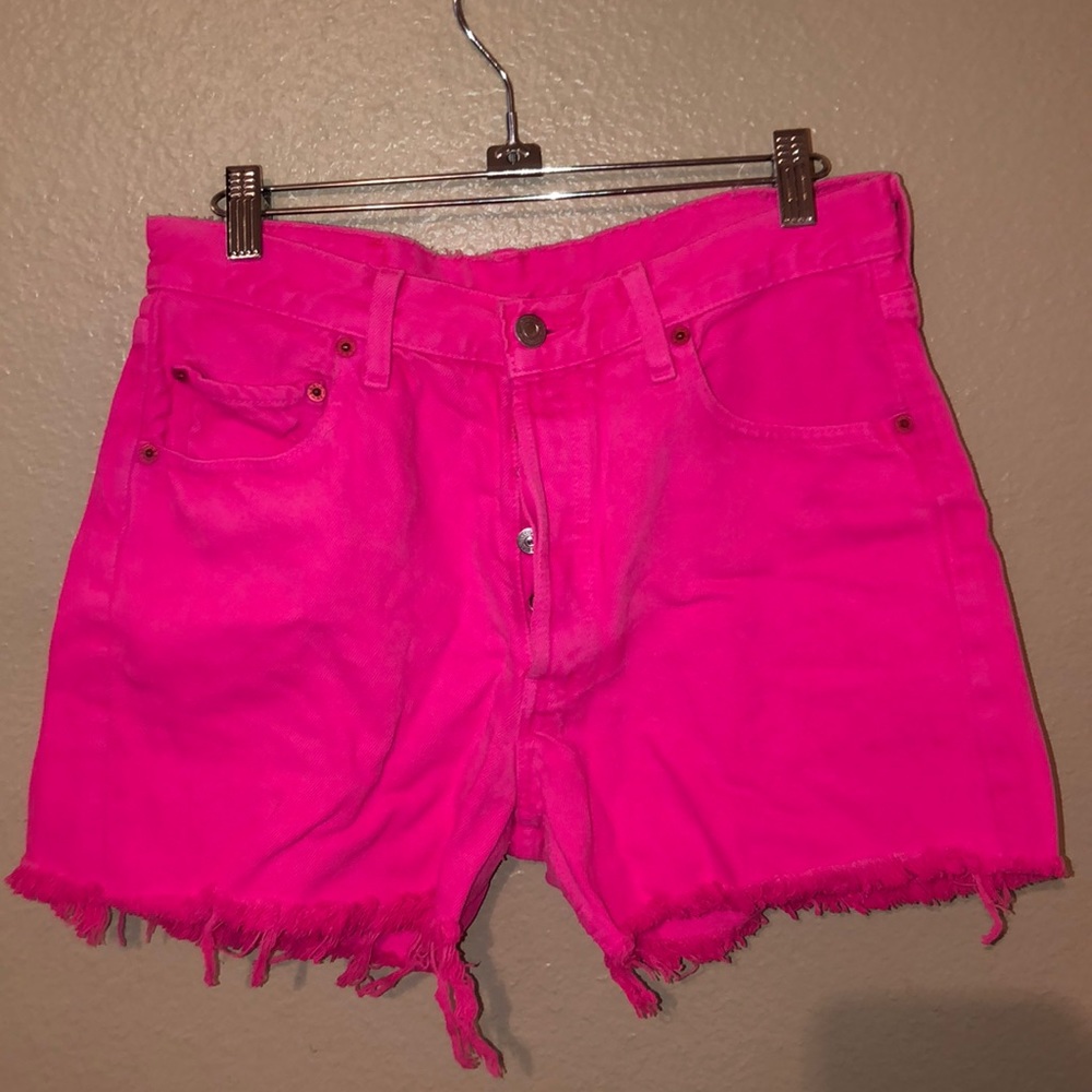 Hot pink levi shorts
